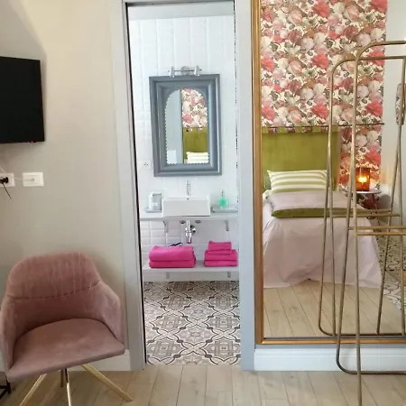 73 Guest house